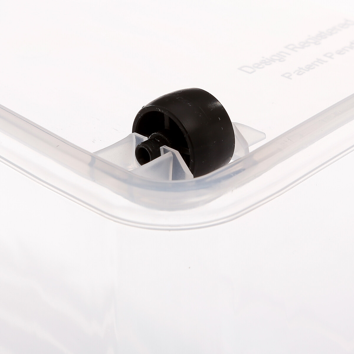 Boîte en plastique transparente 75l
