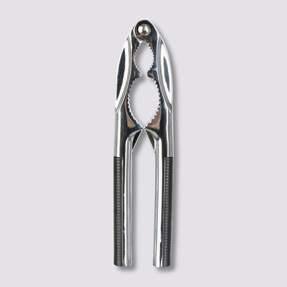 casse-noix-en-metal