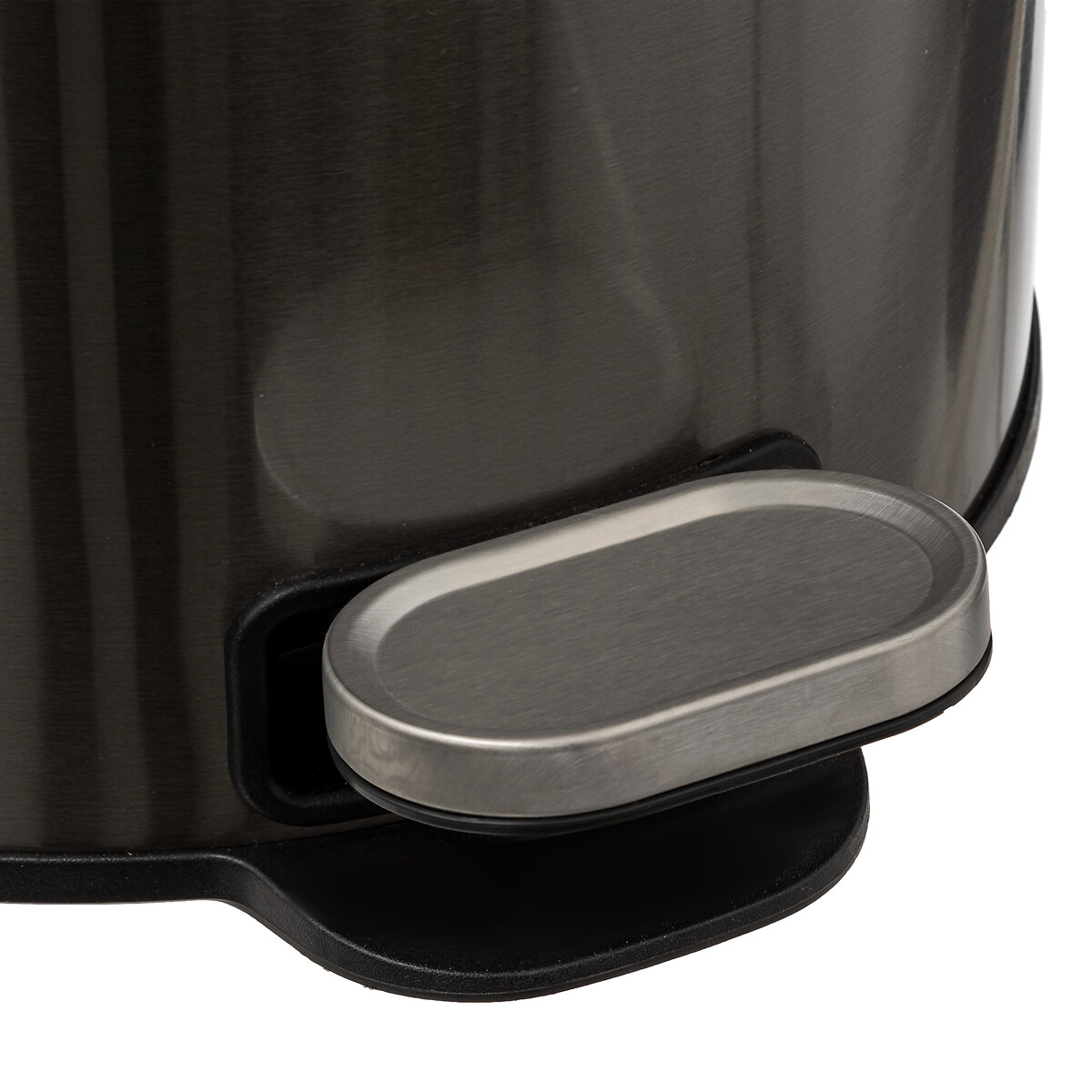 Poubelle ronde à pédale métal 30l, inox noir Delta