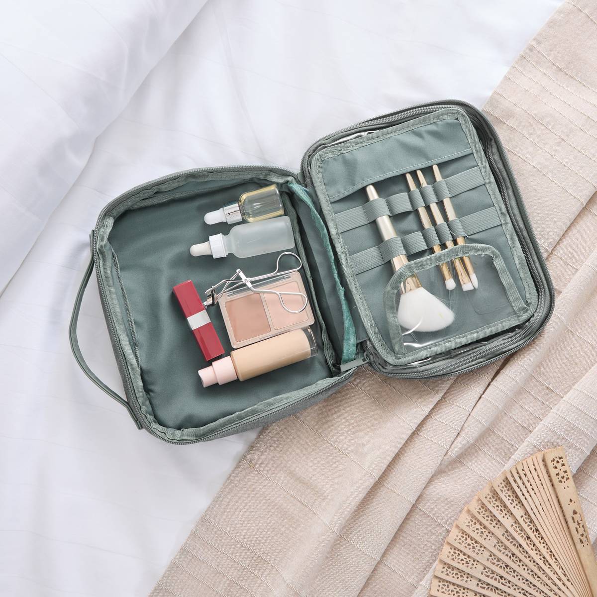 Trousse de toilette de voyage, l.23,5 x h.19 cm