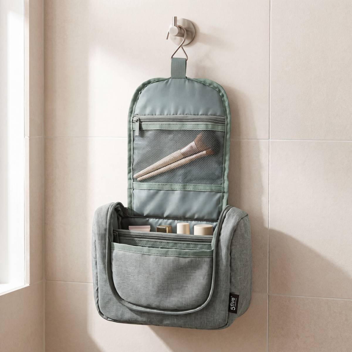 Trousse de toilette de voyage, l.22 x h.18 cm