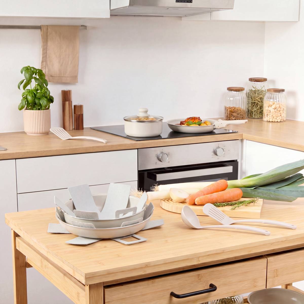 Batterie de cuisine, 12 pièces, beige