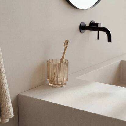porte-brosse-a-dents-d-8-x-h-9-cm-ambre
